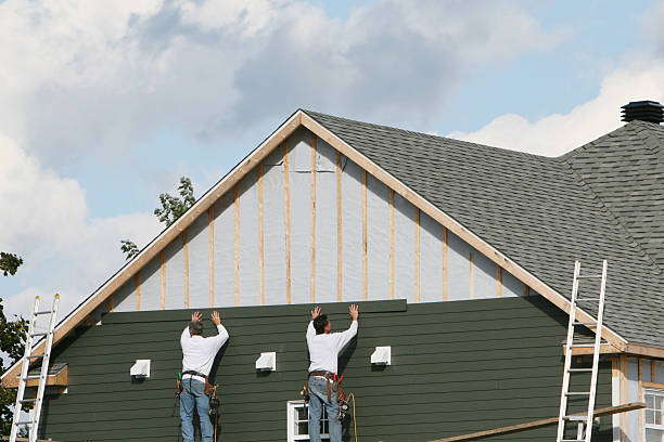 Professional Siding technician working in Bradley, SC